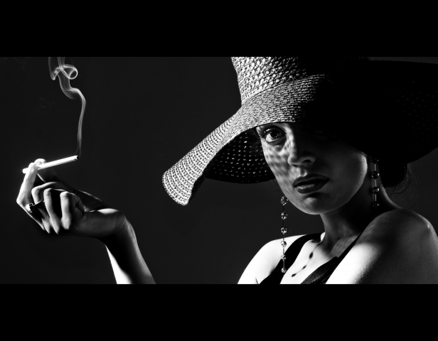 Портрет девушки в темной тональности