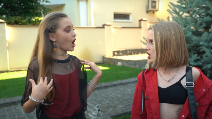 фрагмент из подросткового шоу на youtube (монтаж,звук,цветкор)