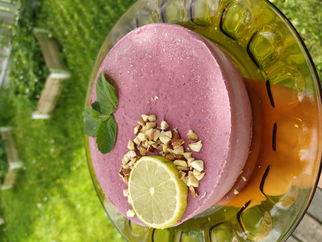 Raw-десерт "Малина и мята"