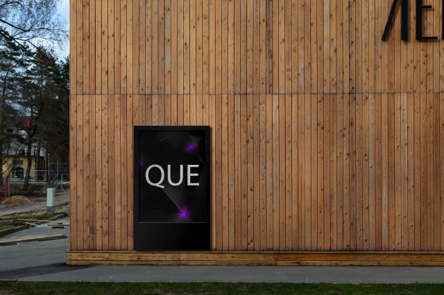 QUE