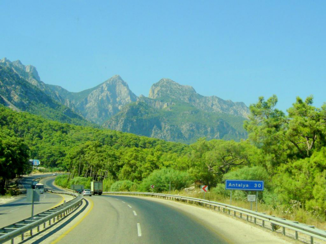 Как добраться из аэропорта Анталии в Кемер. 5 основных способов