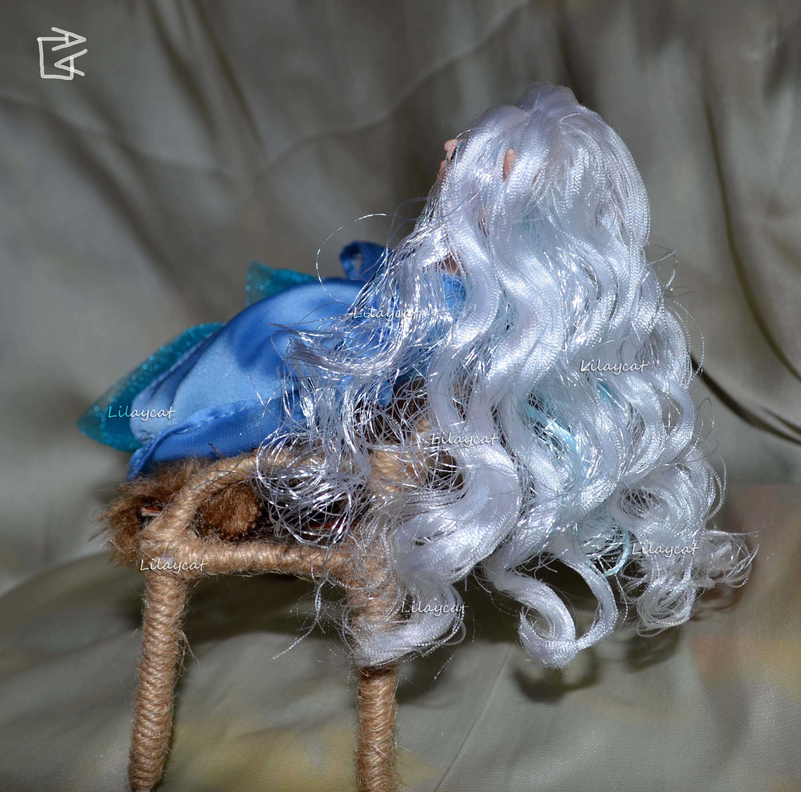 эльфийка на диване2.JPG