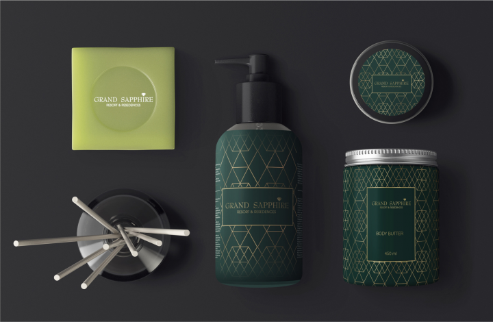 Дизайн набора брендированной косметики для отеля Grand Sapphire