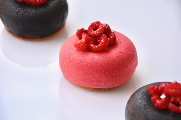 Муссовое пирожное Малина-Кокос-Ваниль