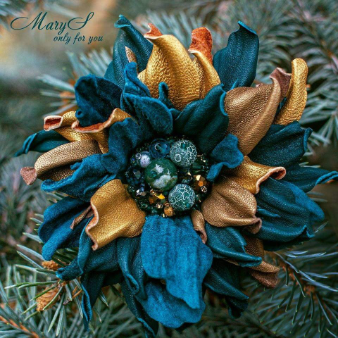 Брошь-цветок из натуральной кожи, ручной работы