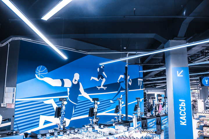 Роспись в магазине "Decathlon"