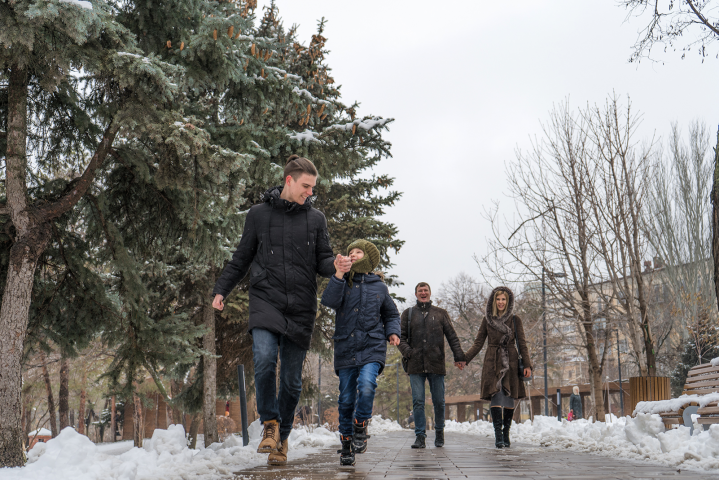 Семейная прогулка