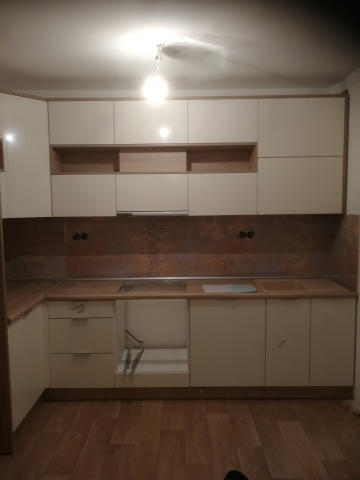 Угловая современная кухня