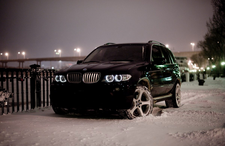 Съемка и видеомонтаж автомобиля BMW X5