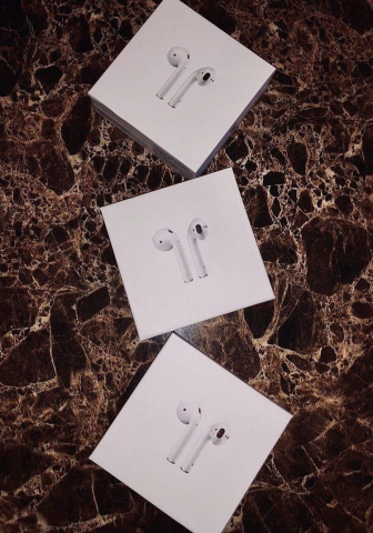 Наушники AirPods