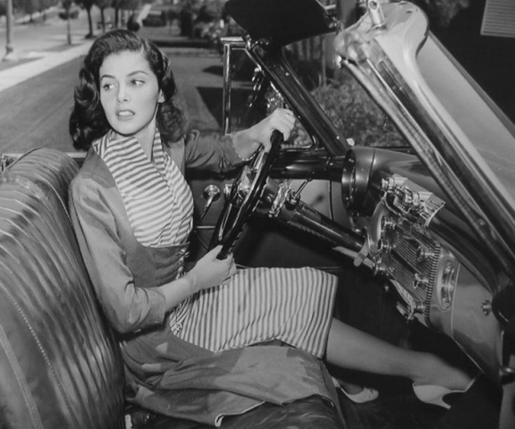 Стало скучно за рулем? Пора купить автомагнитолу