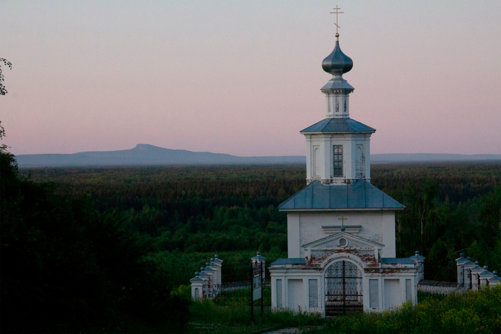 Церковь и долина
