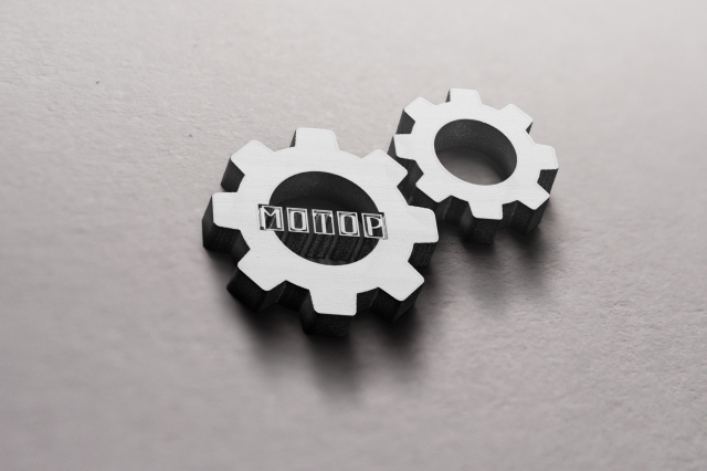 Логотип для компании по аренде спецтехники Мотор