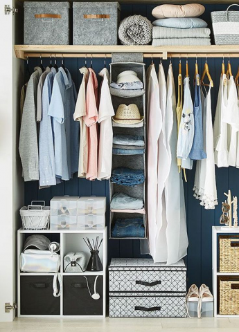 8 способов сэкономить место в шкафу, чтобы в нем все умещалось