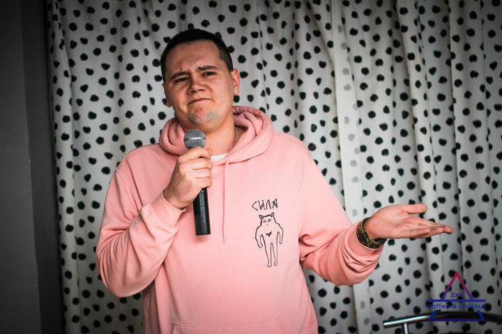 Монтаж видео с открытого микрофона