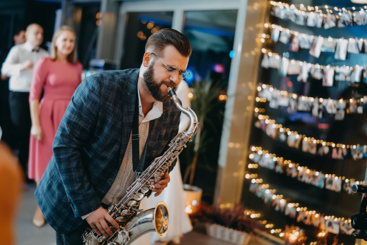 Саксофонист