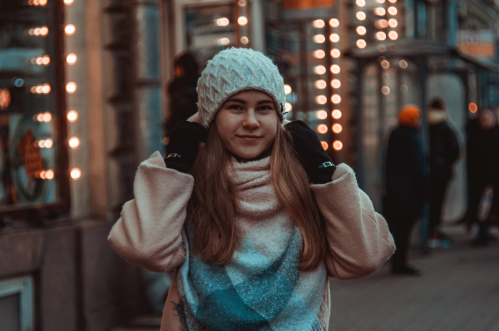 Яна на улице