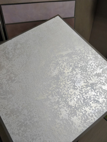 Нанесение декоративной штукатурки