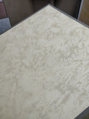 Нанесение декоративной штукатурки