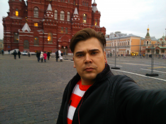 Я у Кремлёвской стены.