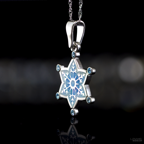 Подвеска "Снежинка". Горячая эмаль. Серебро. Топазы