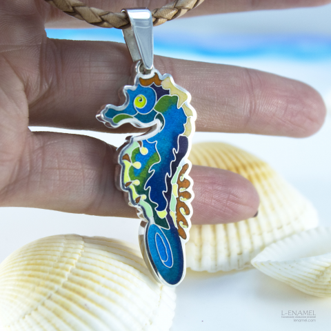 Подвеска "Морской конек". Серебро, перегородчатая горячая эмаль