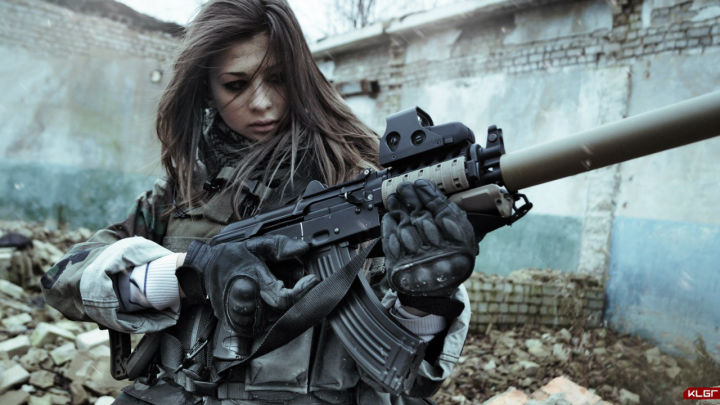 gun girl
