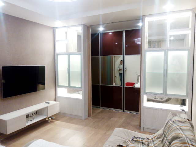 Встроенная мебель из дерева, шпона