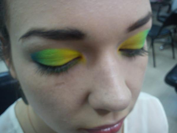 Яркий макияж глаз