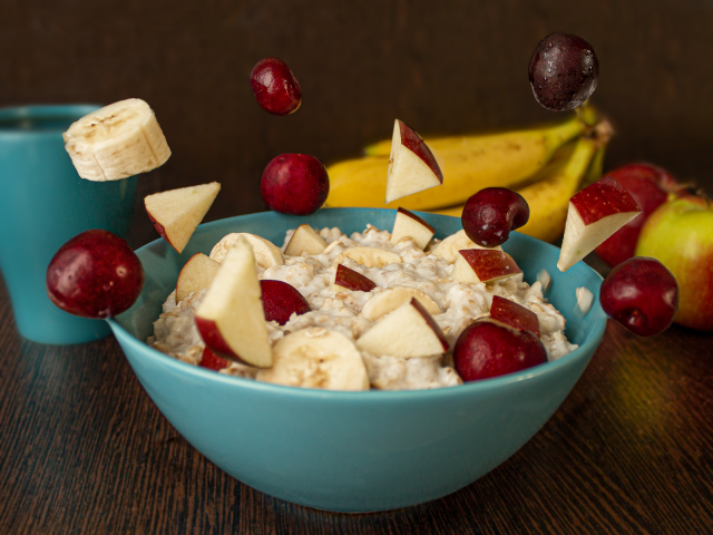 фуд фото каша и летающие фрукты