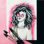 Девушка в розовых очках.