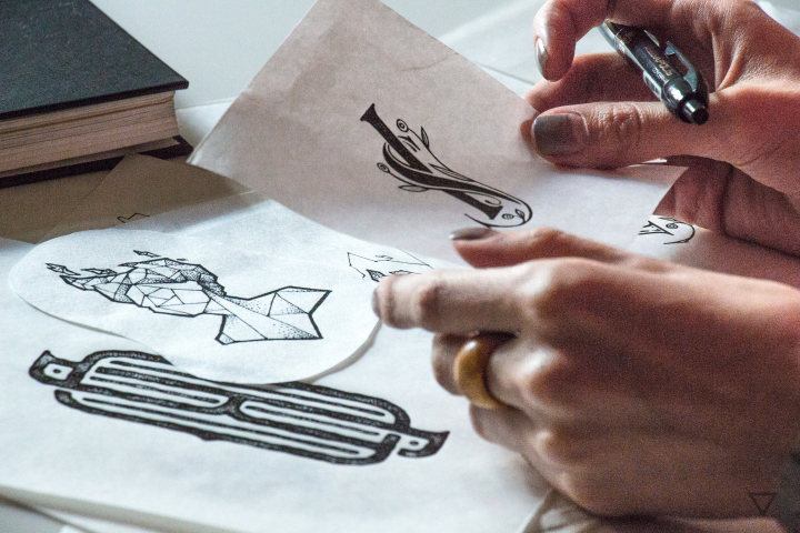 Эскизы логотипов