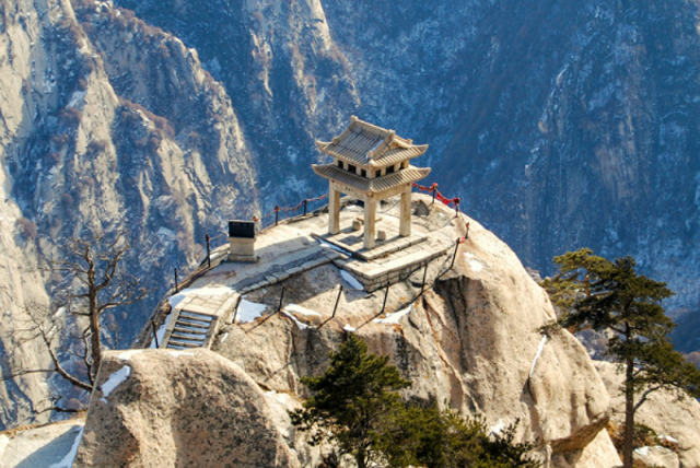НЕОБЫЧНЫЕ РЕСТОРАНЫ: неприступный «Hua Shan»