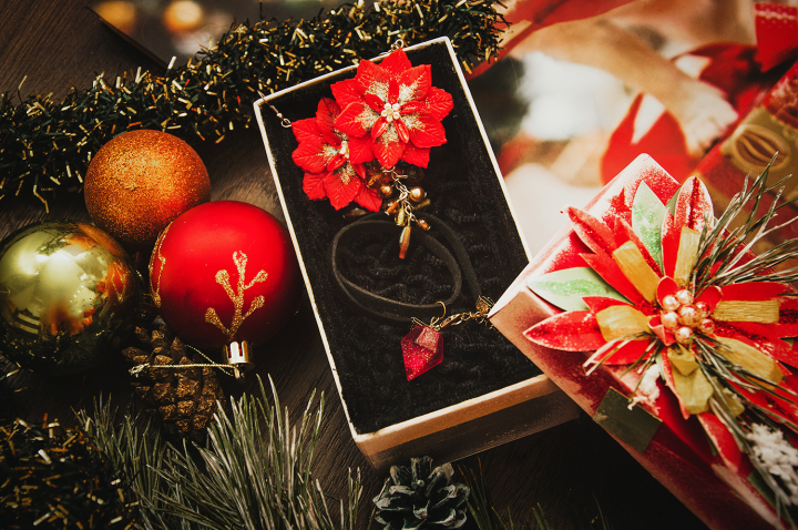 Рекламная фотография для интернет-магазина украшений