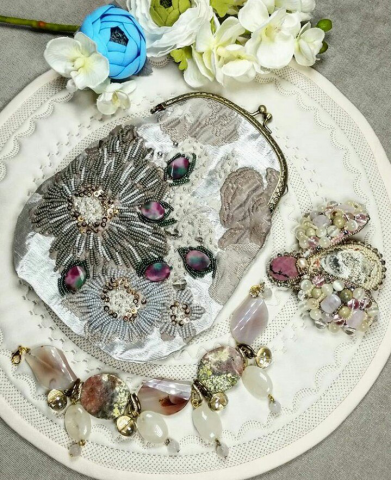 Мини - книга, биография