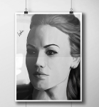 YVONNE STRAHOVSKI - портрет
