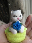 Кот в подушке из пластики