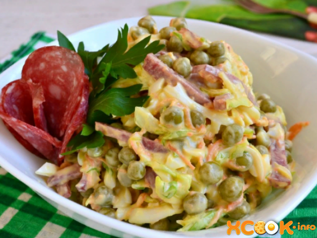 Салат с капустой, горошком и колбасой - авторский рецепт с фото