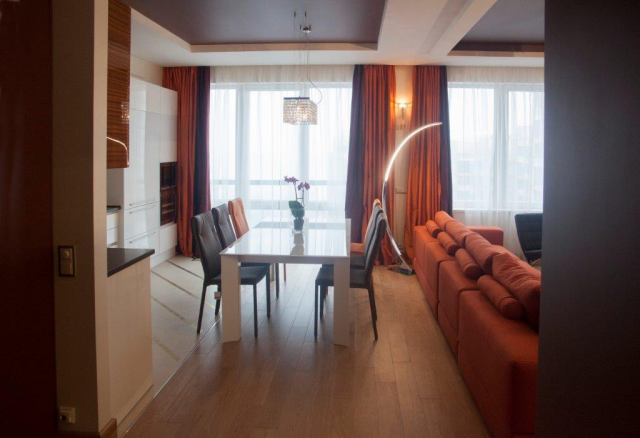 Квартира на ВДНХ ,шелковые занавеси