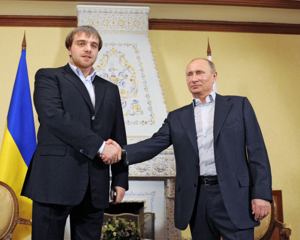 Фото с Путиным? Пожалуйста!
