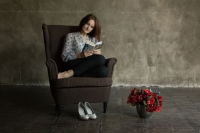 За книгой