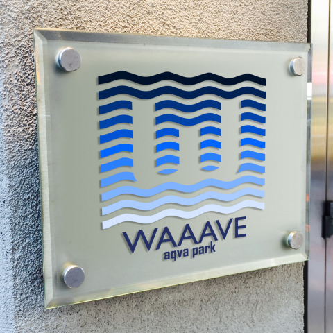 Логотип аквапарка "WAAAVE"