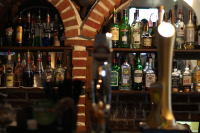 Bar  +18
