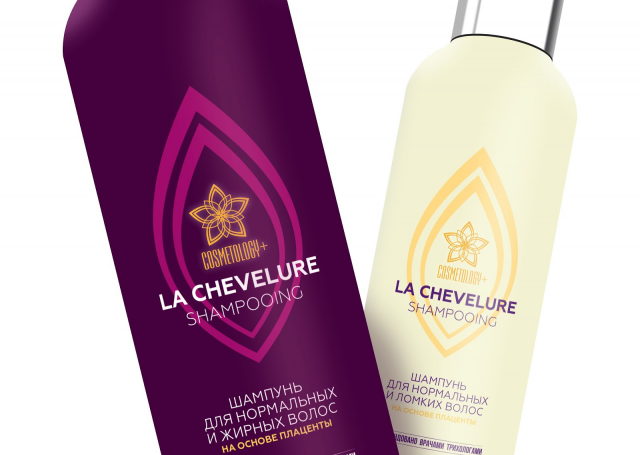 Упаковка шампуней двух видов.