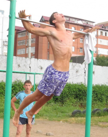 Турнир по Street Workout начался под грозовой гонг