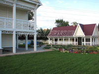 Белый кораблик