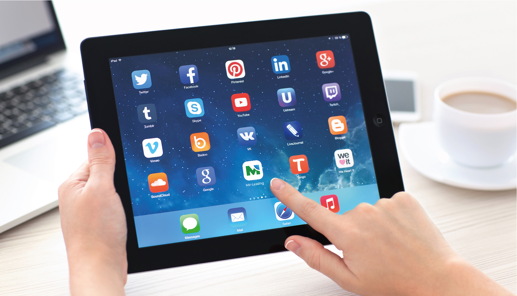 логобук_Монтажная область 1 копия 23.jpg