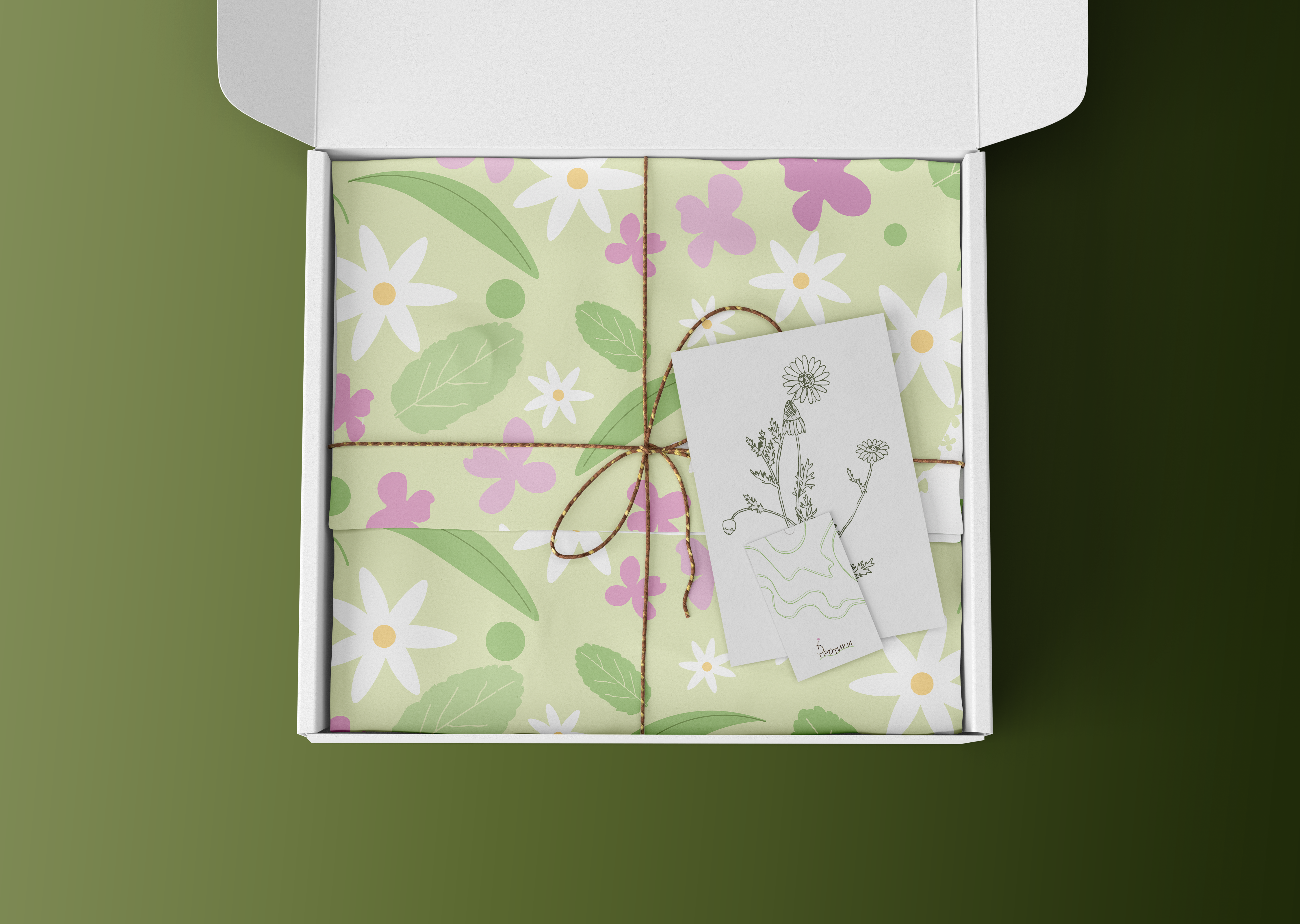 Free Gift Box with Greeting Card Mockup.png