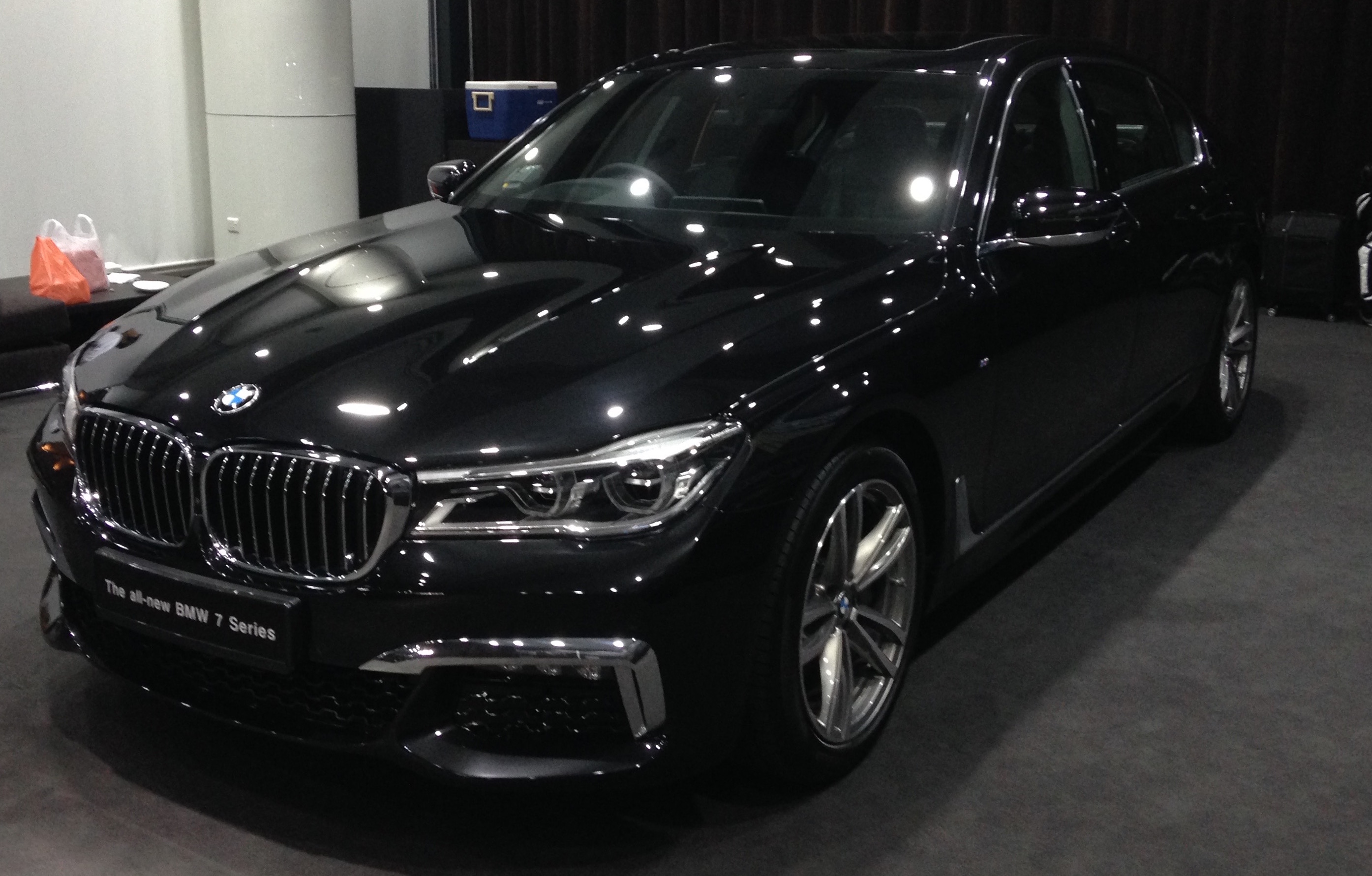 BMW_7_M-sport_pack.jpg