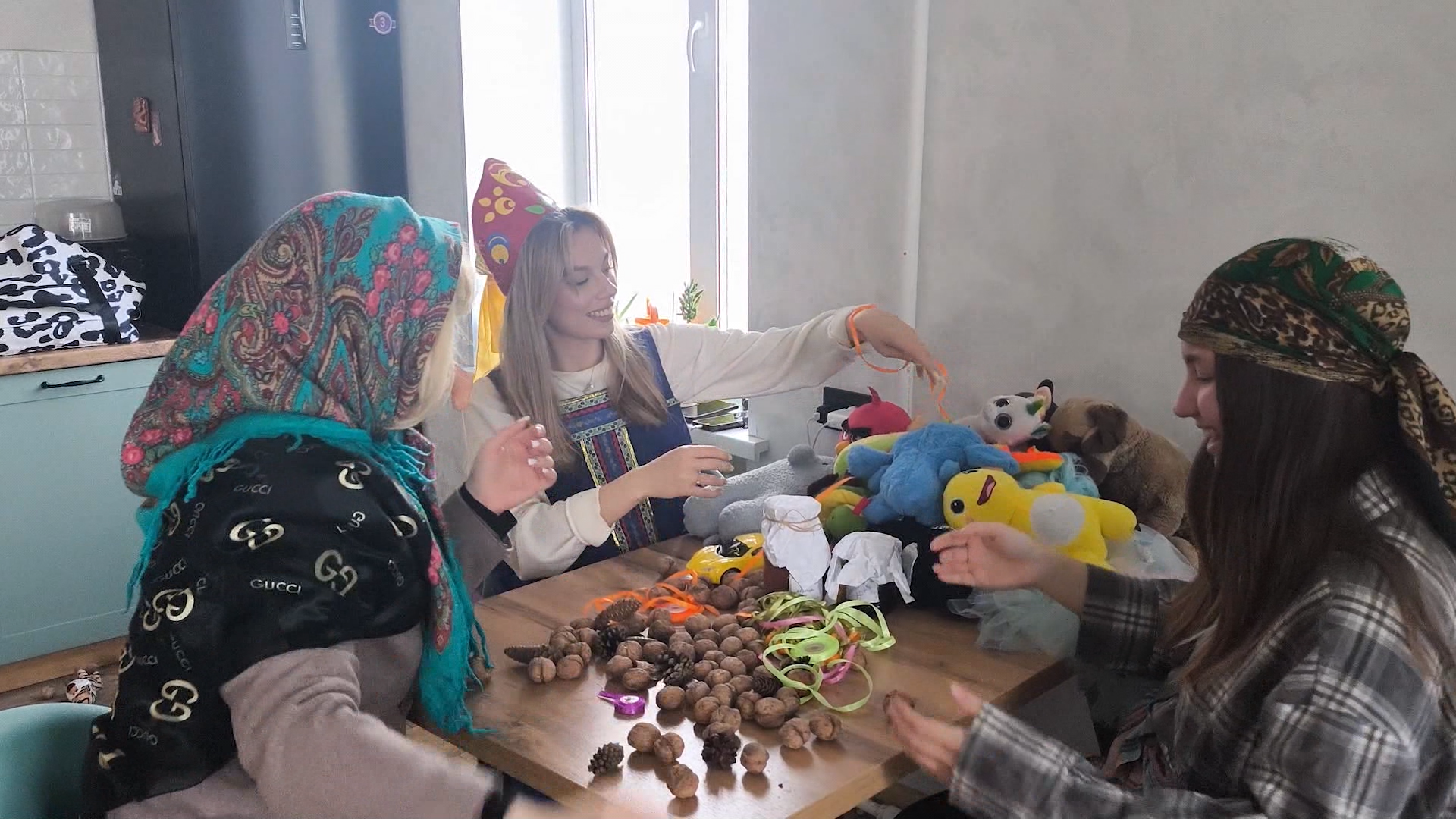 Эпизод 01.00_19_23_23.Still008.png